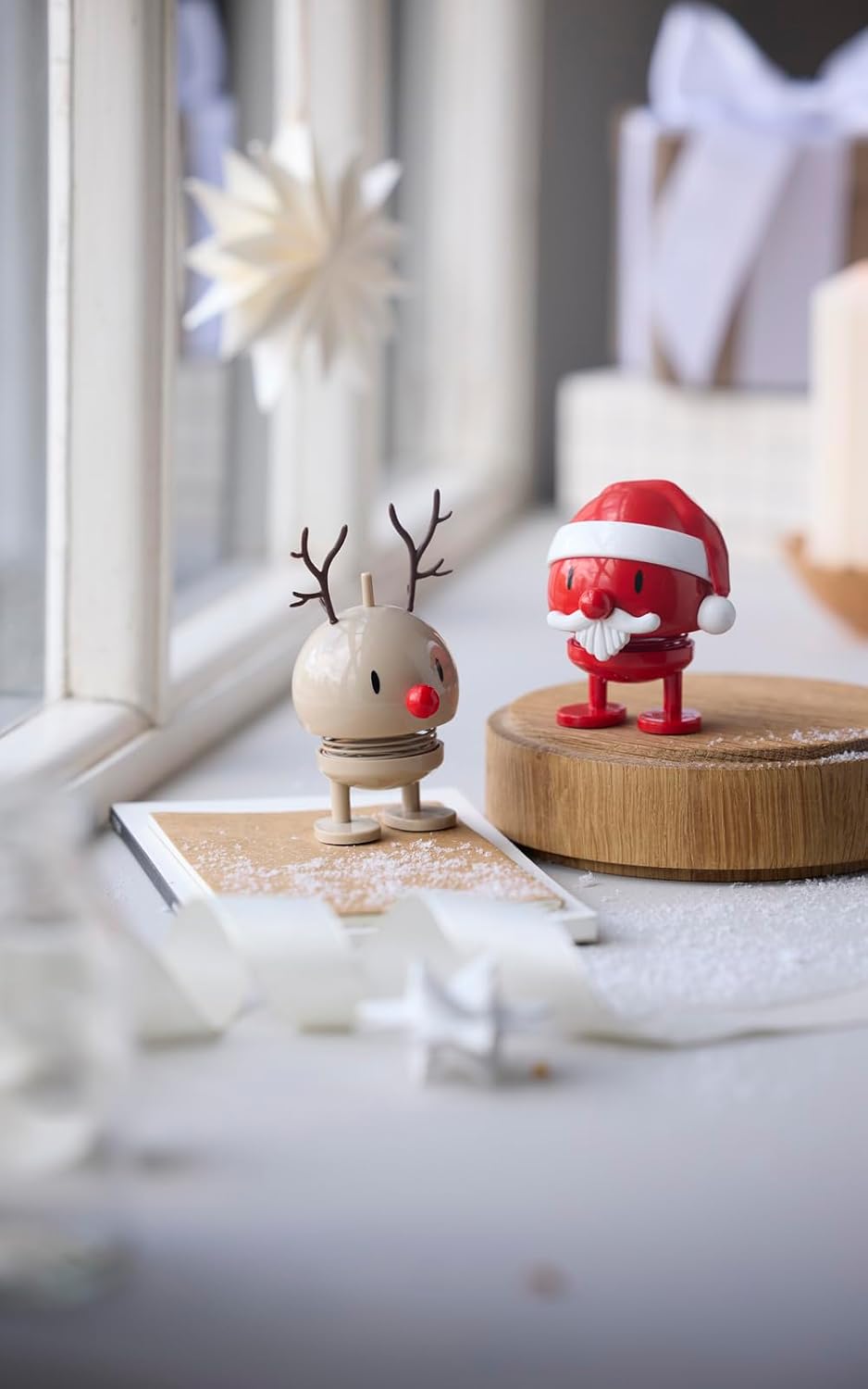 Hoptimist – Skandinavski dizajn – Božićna figura – Mali sob Bumble – Smeđi – Visina: 9 cm – Ideja za poklon